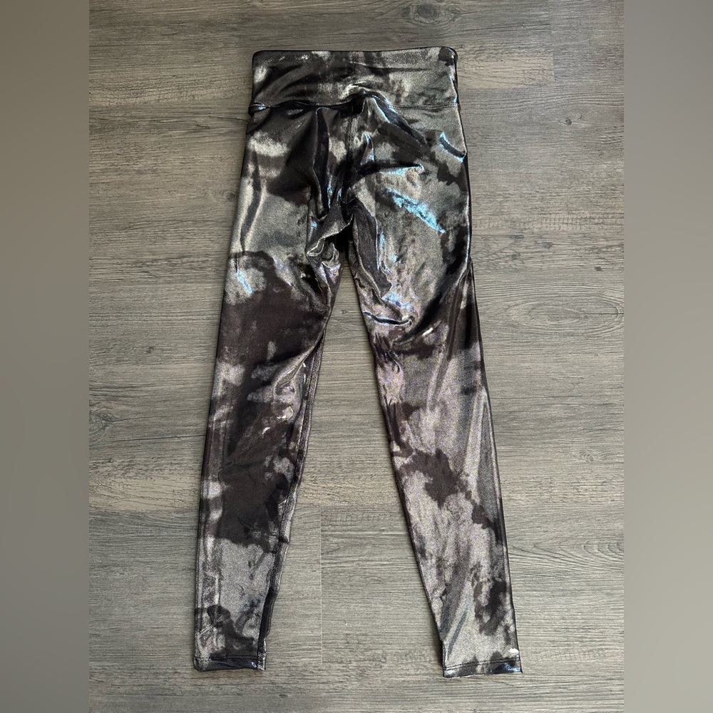 Heroine Sport Marvel Legging in Silver Clouds size small - Picture 2 of 3